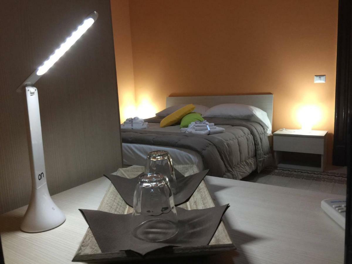Bohème B&B al centro di Palerme Extérieur photo